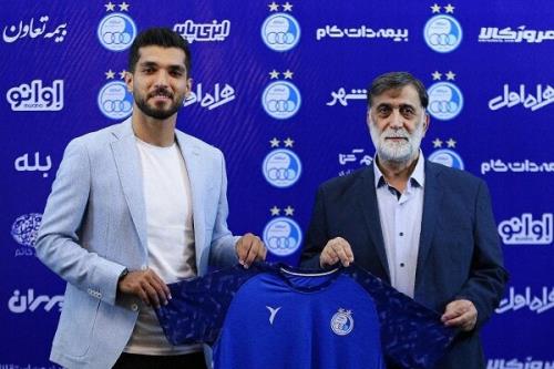 تمدید قرارداد هافبک میانی استقلال