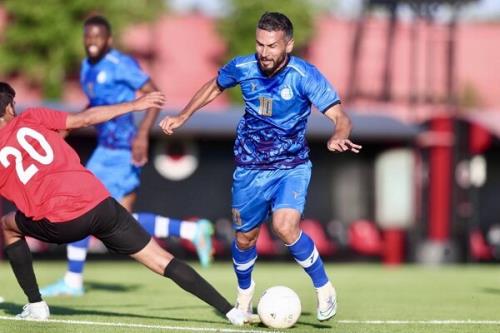 واکنش مهاجم استقلال به شعار هواداران