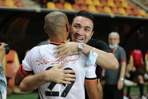 واکنش باشگاه فولاد به حضور نکونام در تیم ملی: کذب و شایعه است!