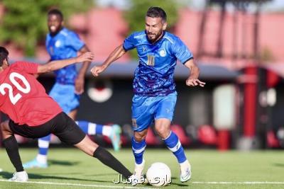 واکنش مهاجم استقلال به شعار هواداران