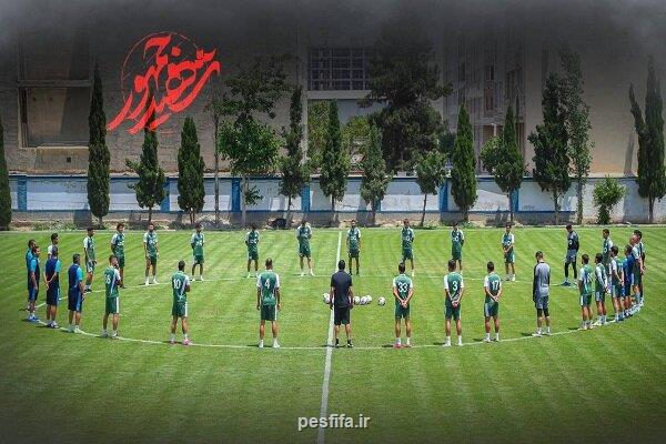 ادای احترام بازیکنان و کادر فنی استقلال به شهدای خدمت