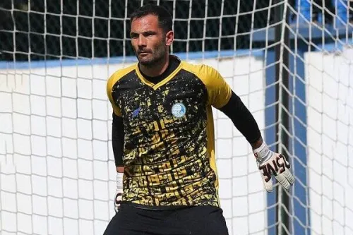 مرد اسپانیایی به دروازه استقلال باز می گردد