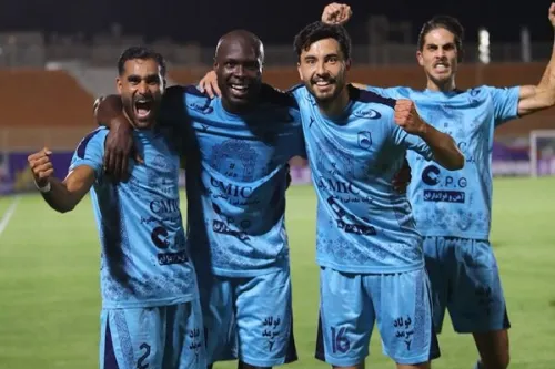 نخستین شکست ربیعی در ذوب آهن برد جذاب چادرملو بیرون از خانه