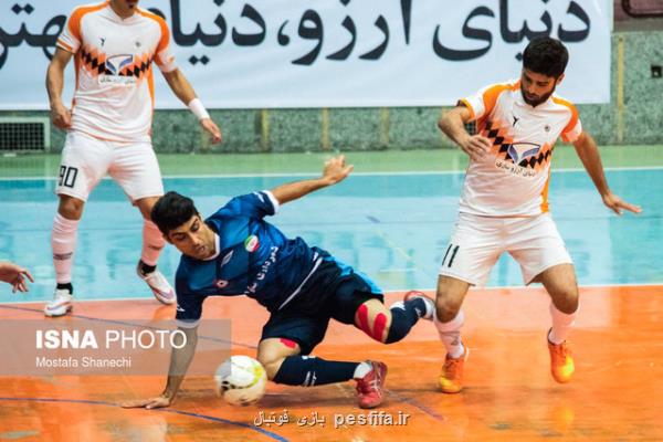 گیتی پسند مقابل تیم بدون مربی، جنگ بومی ها در ساوه